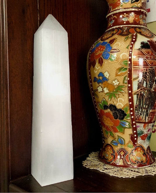 Selenite Obelisk nga Maroku - 20 cm